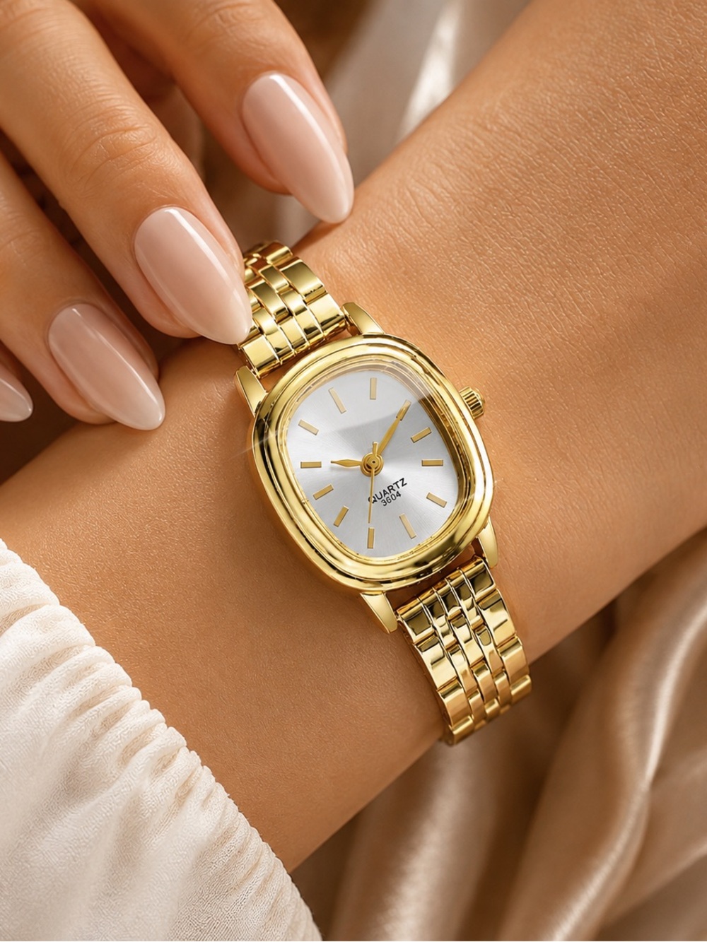 Gold  Women's Quartz Statement Bracelet Watch